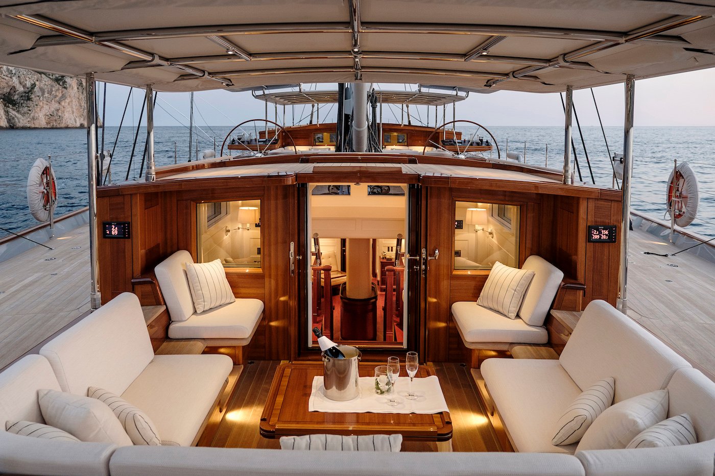 Luxury Yachts & Boats – Buy, Rent, Sell or Auction